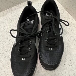 Men’s UnderArmor black shoes